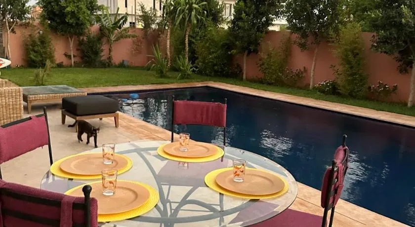 Villa avec pool privé avenue Mohamed 6 zone touristique Agdal - Image 1