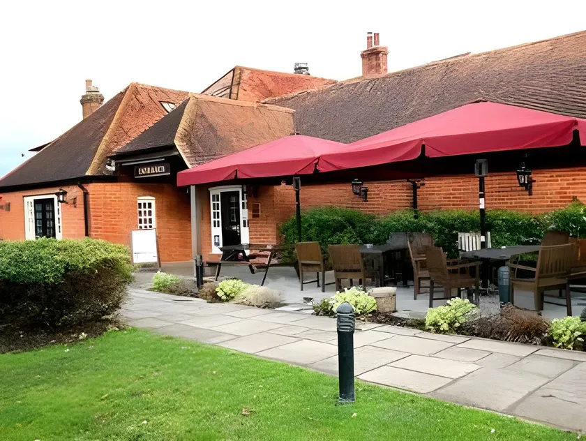 The White Hart - Image 1