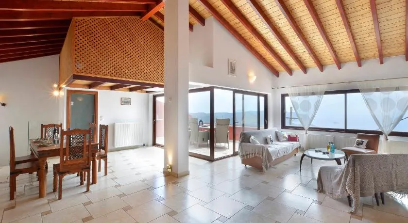 Golden fox Villa - Image 1