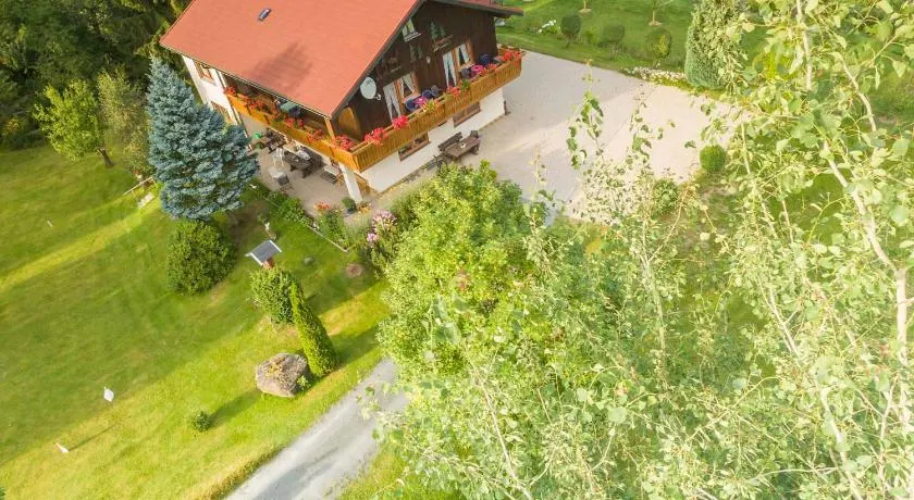 Gästehaus Philipp im Herzen des Fichtelgebirges - 5 Ferienwohnungen, großes Grundstück, Wald und Wiese, Wohnung mit privater Sauna, kostenfreie Parkplätze, WLAN - Image 1