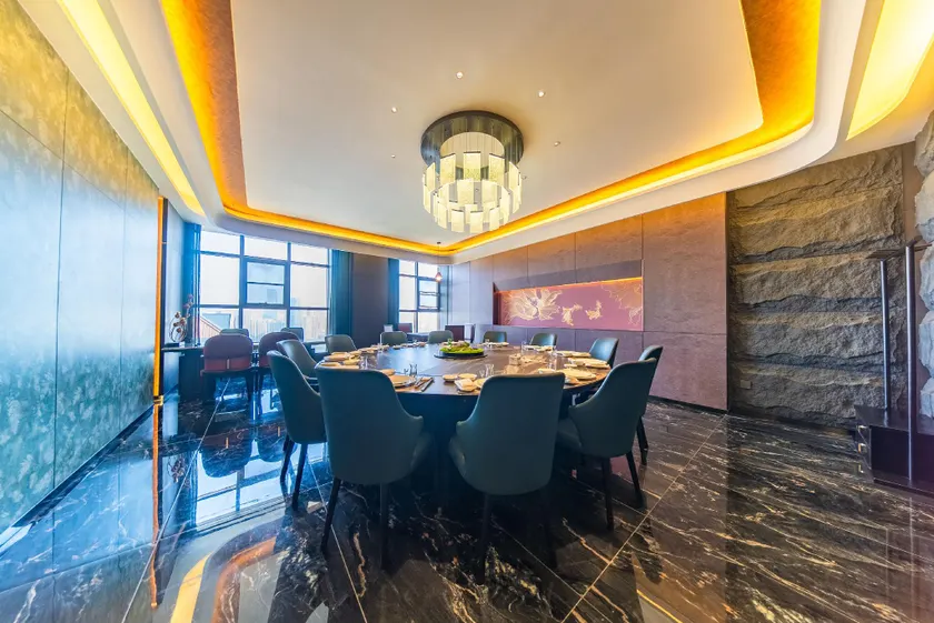 IU Hotels· Lanzhou Xike Station Huanghelou Branch - Image 1