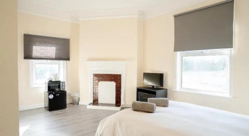 Chestnut Lodge Bed & Go - Image 1