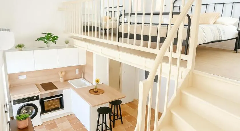 Le Nily Provence, T2 cosy rénové avec Clim, Extérieur et Parking - Image 1