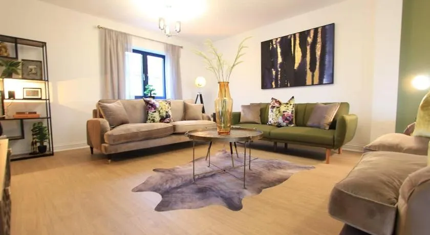 Cabot Mews Apartment 8 - Image 1
