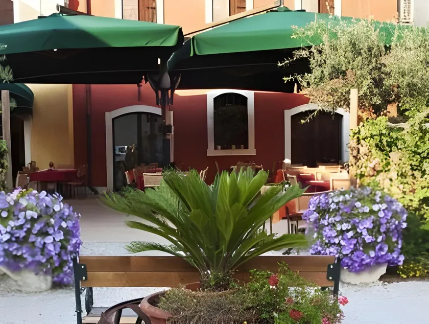 Hotel Antichi Cortili - Image 1