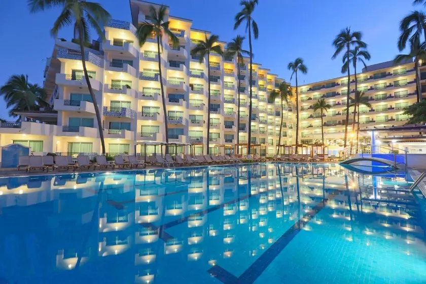 Crown Paradise Golden Puerto Vallarta - Image 1