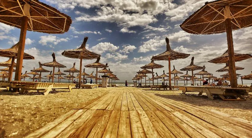 Mario Apartamente - Romantic Mamaia - Image 1