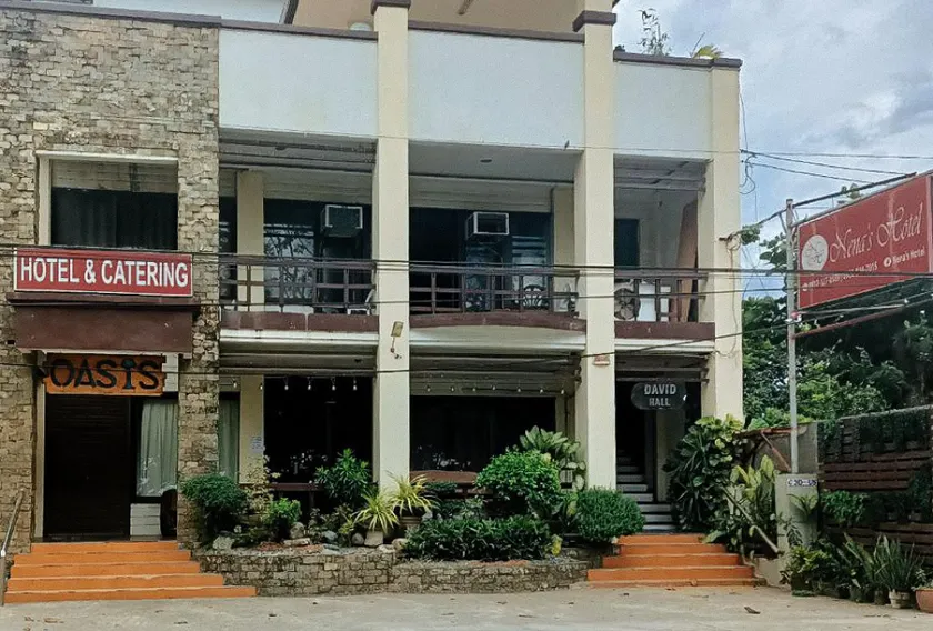 RedDoorz at Nenas Hotel Dagupan City - Image 1