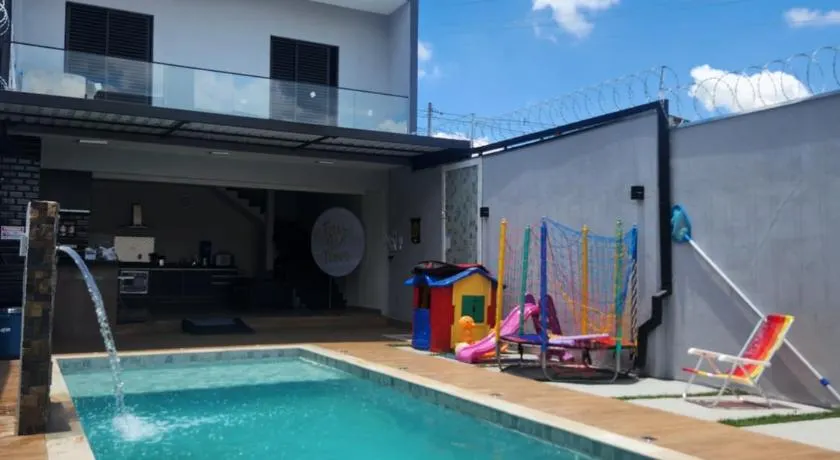 Sobrado novo e lindo com piscina - Image 1