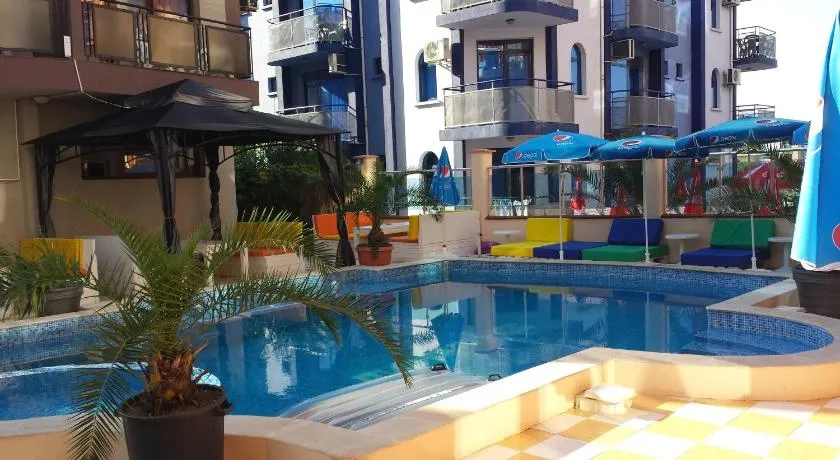Mirage Family Hotel - Image 1