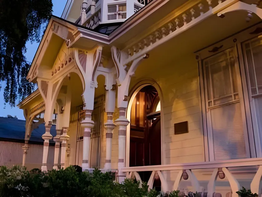 Victorian Mansion Bed and Breakfast Inn - Image 1