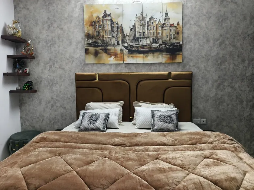 A Cozy Hideaway for Date Nights & Friends Time - Image 1