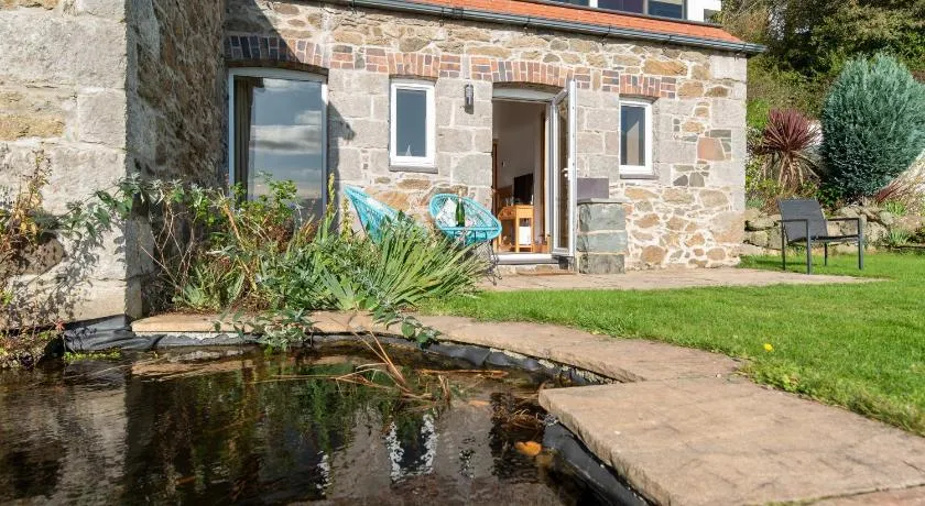 Coed y Berclas guest room, wonderful view - Image 1