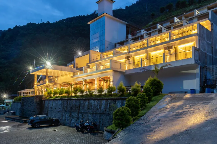Bhotekoshi Heli Resort - Image 1