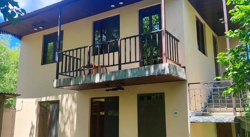Arthur Rest House - Image 1