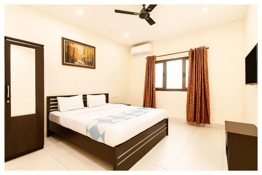 Goroomgo M S M Residency Puri - Near Sea Beach - Image 1