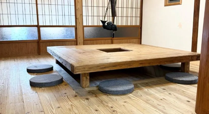 24時間貸切温泉 海近一棟 12名可 連泊割 駐車場2台 Obama Kominka Onsen - Image 1