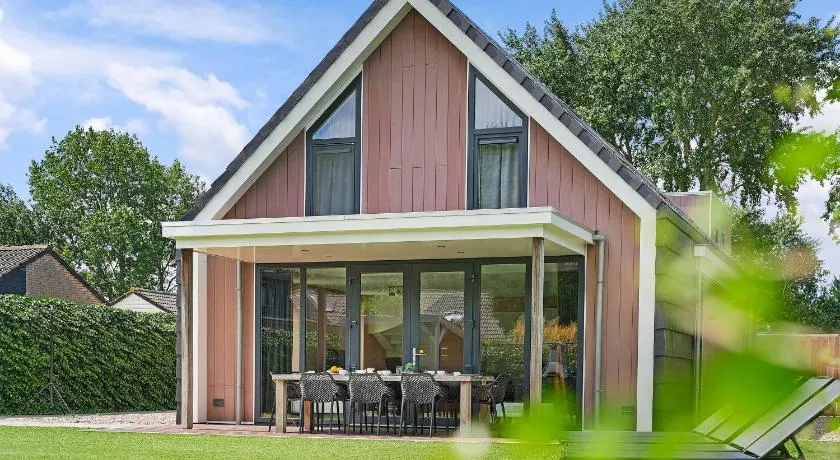 Villa Mastlo 2x 10 persons Ouddorp large garden, 1500 meters to the dunes and beach with 2 jacuzzi's - not for companies - Image 1