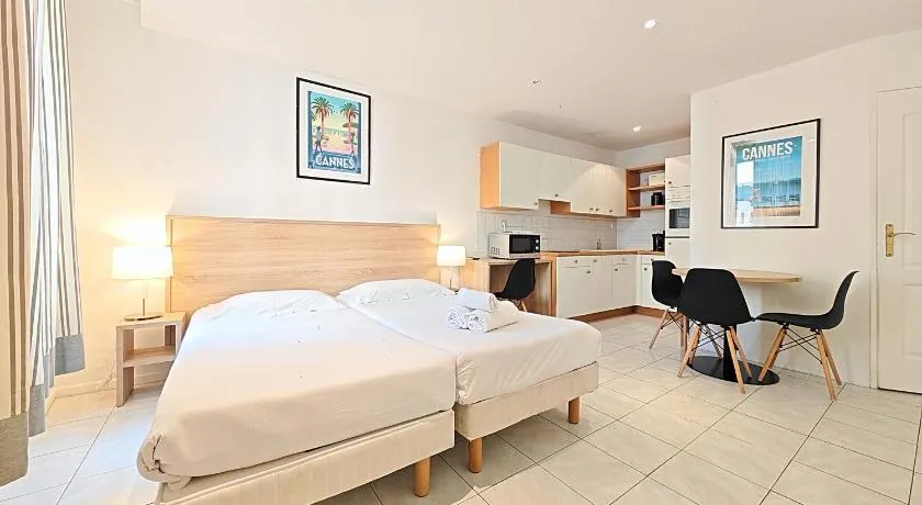 Viva Riviera 6 Rue Commandant André - Image 1