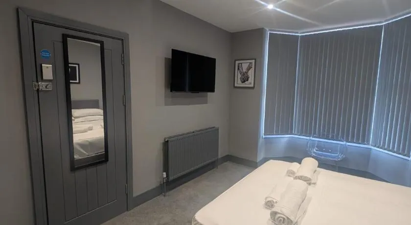 Cleethorpes Apartments - Serviced accommodation - Image 1