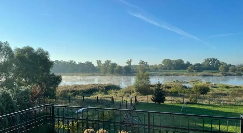 Dom nad rzeką - Image 1