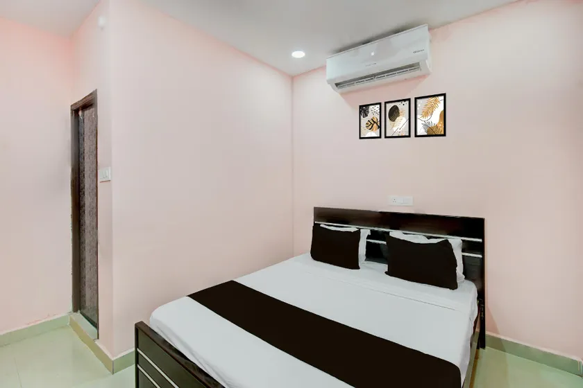 Hotel O by OYO Stayo - Image 1