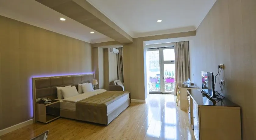 Rusel Hotel - Image 1