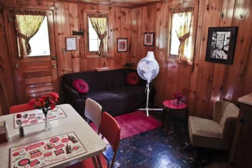 Cabin #6 - Casablanca - Image 1