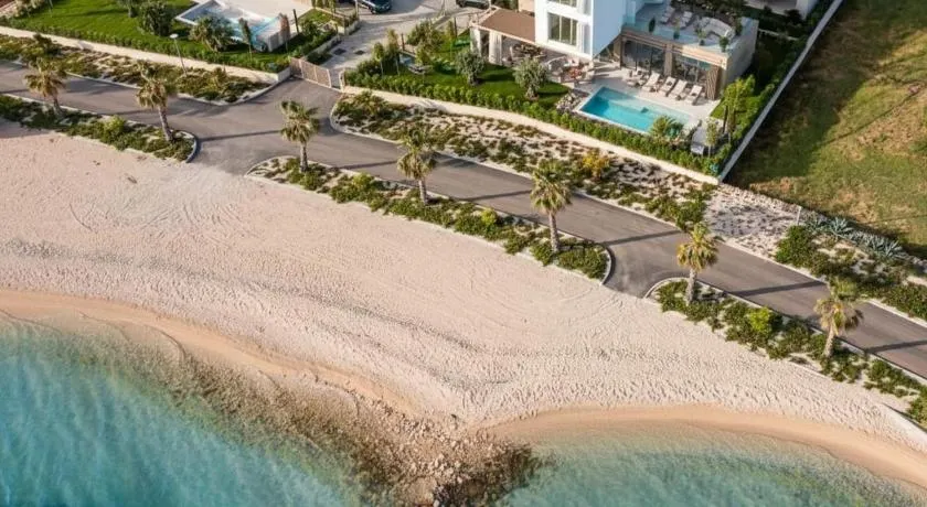 Villa Valea Excelsior - Beachfront, ManCave, Cinema - Image 1