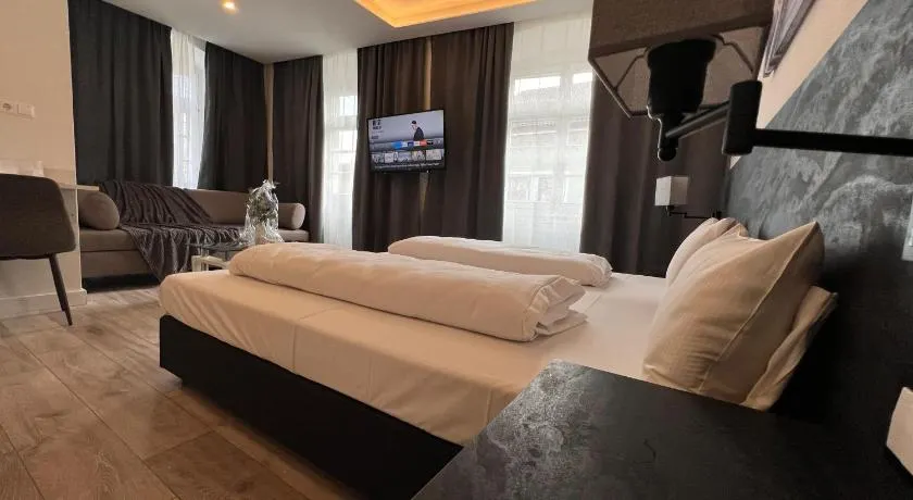 Altstadt Hotel Schwanen - Image 1
