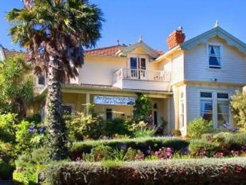Peace & Plenty Inn - Image 1