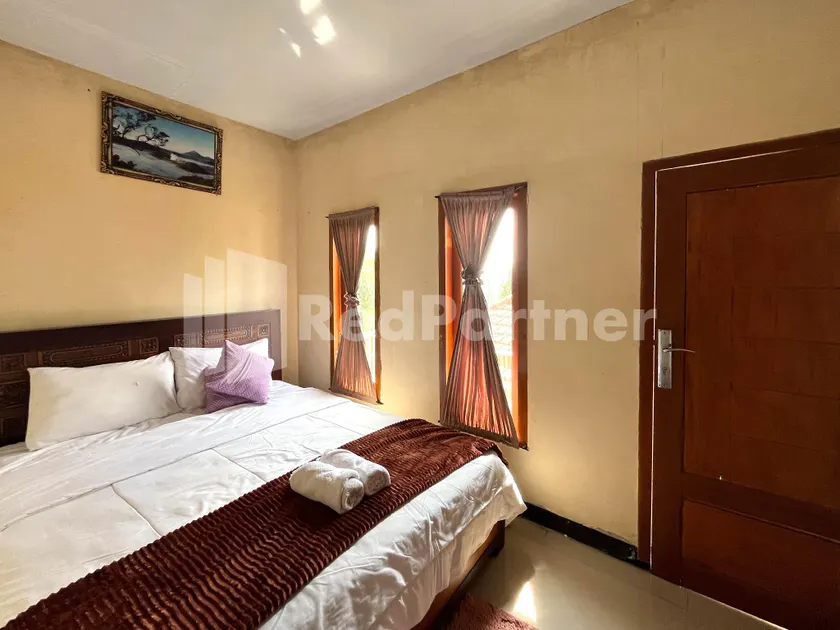 Family Homestay Syariah Bromo Mitra RedDoorz - Image 1