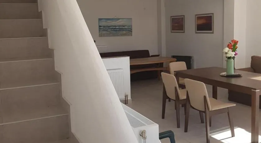 MAREMARI VILLA - Image 1