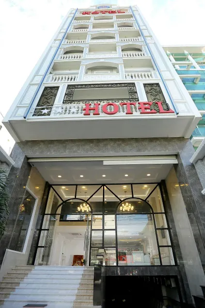 C'Lavie Hotel - Saigon Airport Hotel - Image 1