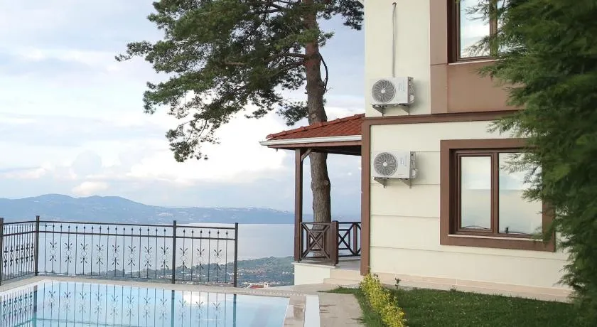 Orchid Hills - heated swimming pool - Image 1