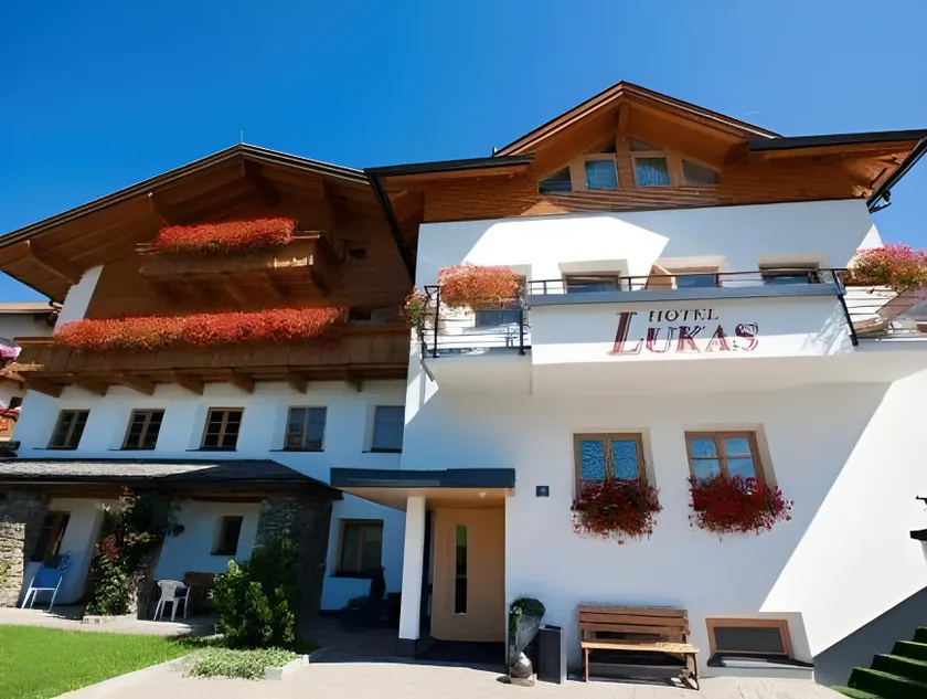Hotel Lukas - Image 1