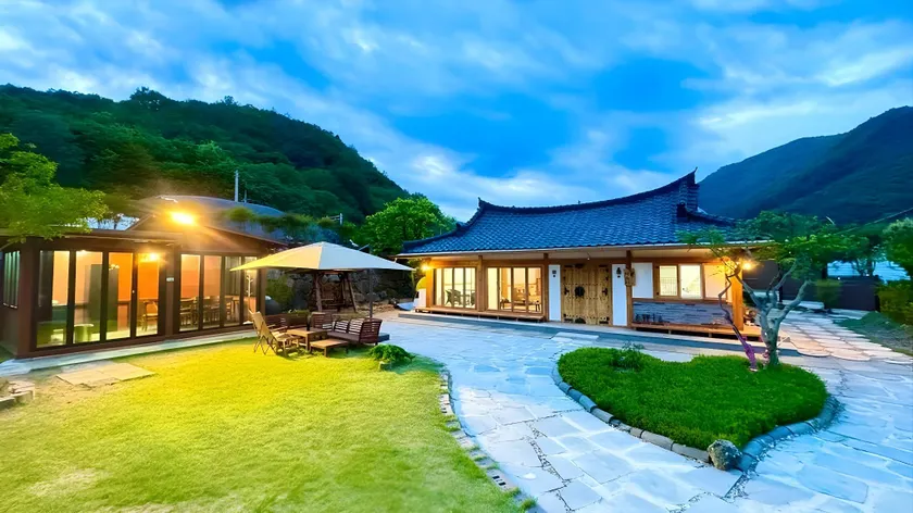 Suncheon Sumiyeonga Hanok Private House - Image 1