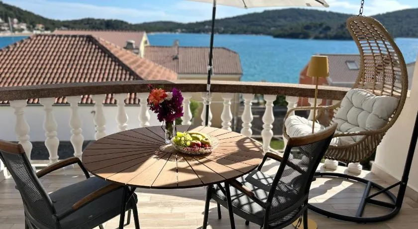 Apartments Perina Tisno - Image 1