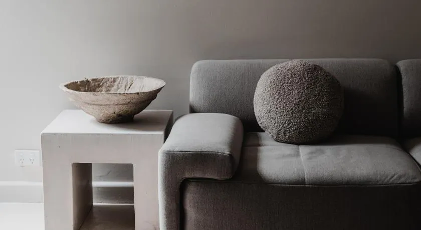 Boutique stylish 3 Bedroom family home in Melbourne with Parking - Image 1