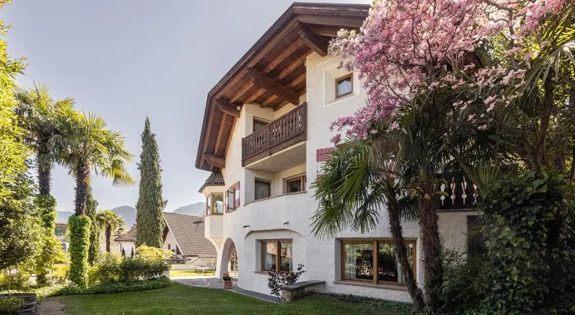 Die Villa bei Meran - Image 1