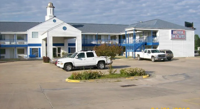 American Inn and Suites White Hall - Image 1