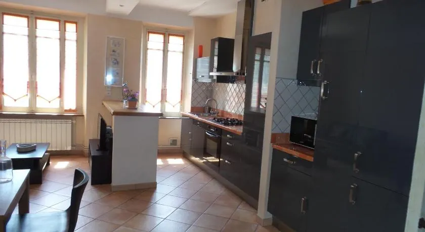 Spacieux logement au pied de la Cité Médiévale labellisé 3 clés - Image 1