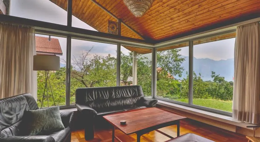 Maison familiale à Montreux avec vue sur le lac - Image 1