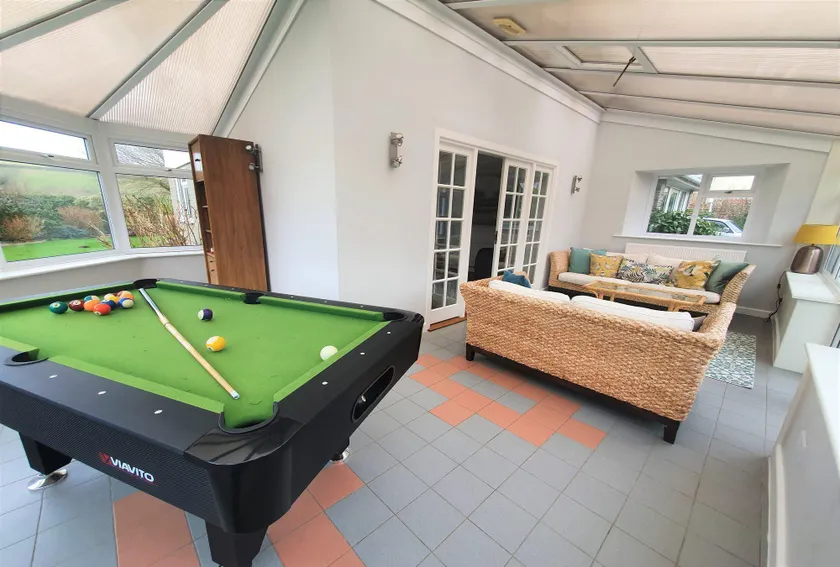 Ladywell Sleeps 12Hot Tub Pool Table Pizza Oven - Image 1