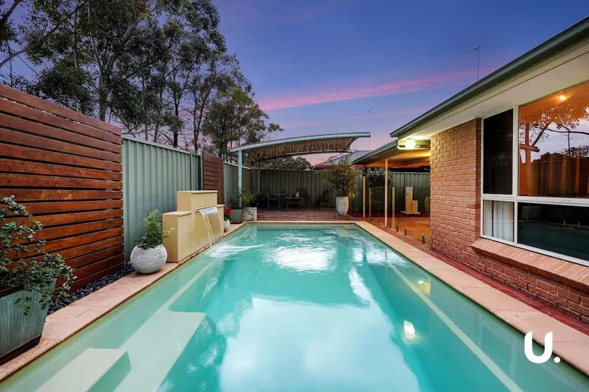 6 Bedroom Pool House Sleeps 15 Blue Mountains Penrith Group Accommodation - Image 1