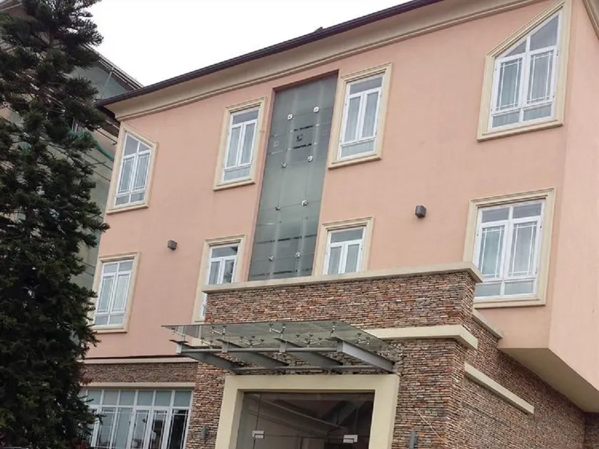 Grandbee Suites - Image 1
