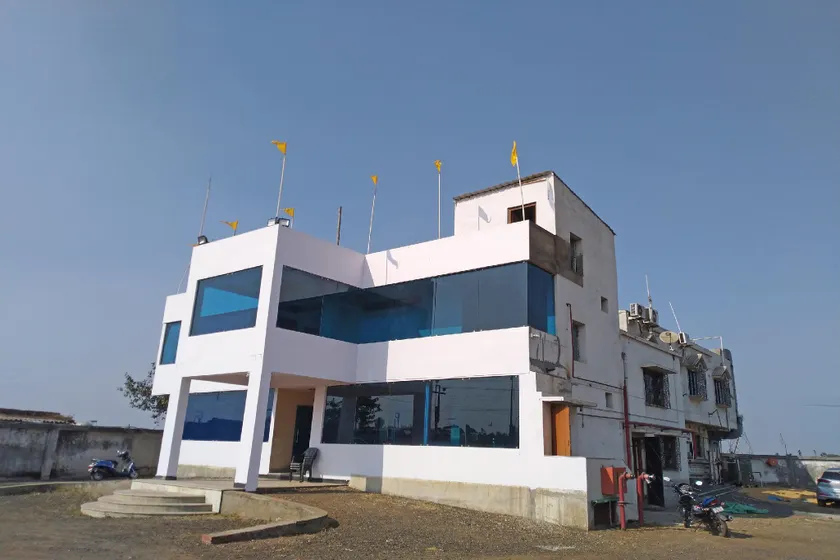 Hotel O Blue Moon - Image 1