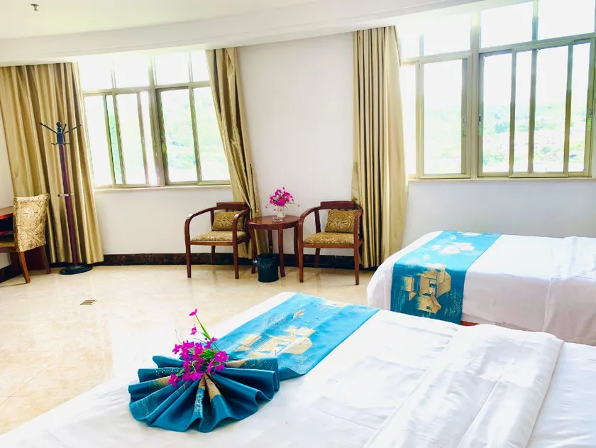Slow City Hotel - Image 1