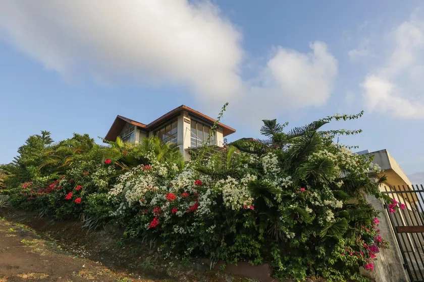 StayVista's Princess - A Villa with Infinity Pool & Breathtaking Views - Image 1