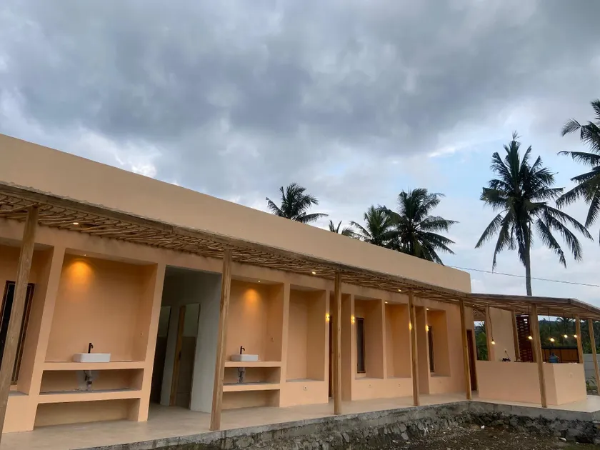 Wavez Lombok Hostel - Image 1